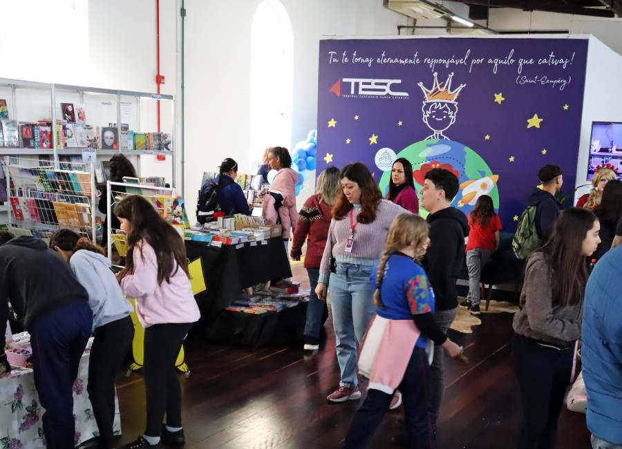 TESC Patrocina a 10ª Feira do Livro de São Francisco do Sul: Celebrando a Conexão Cultural e a Leitura